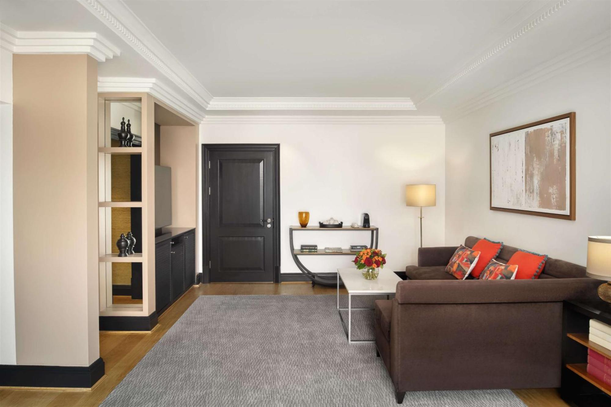 Hyatt Regency London - The Churchill Exterior photo A suite at the Mandarin Oriental, Munich