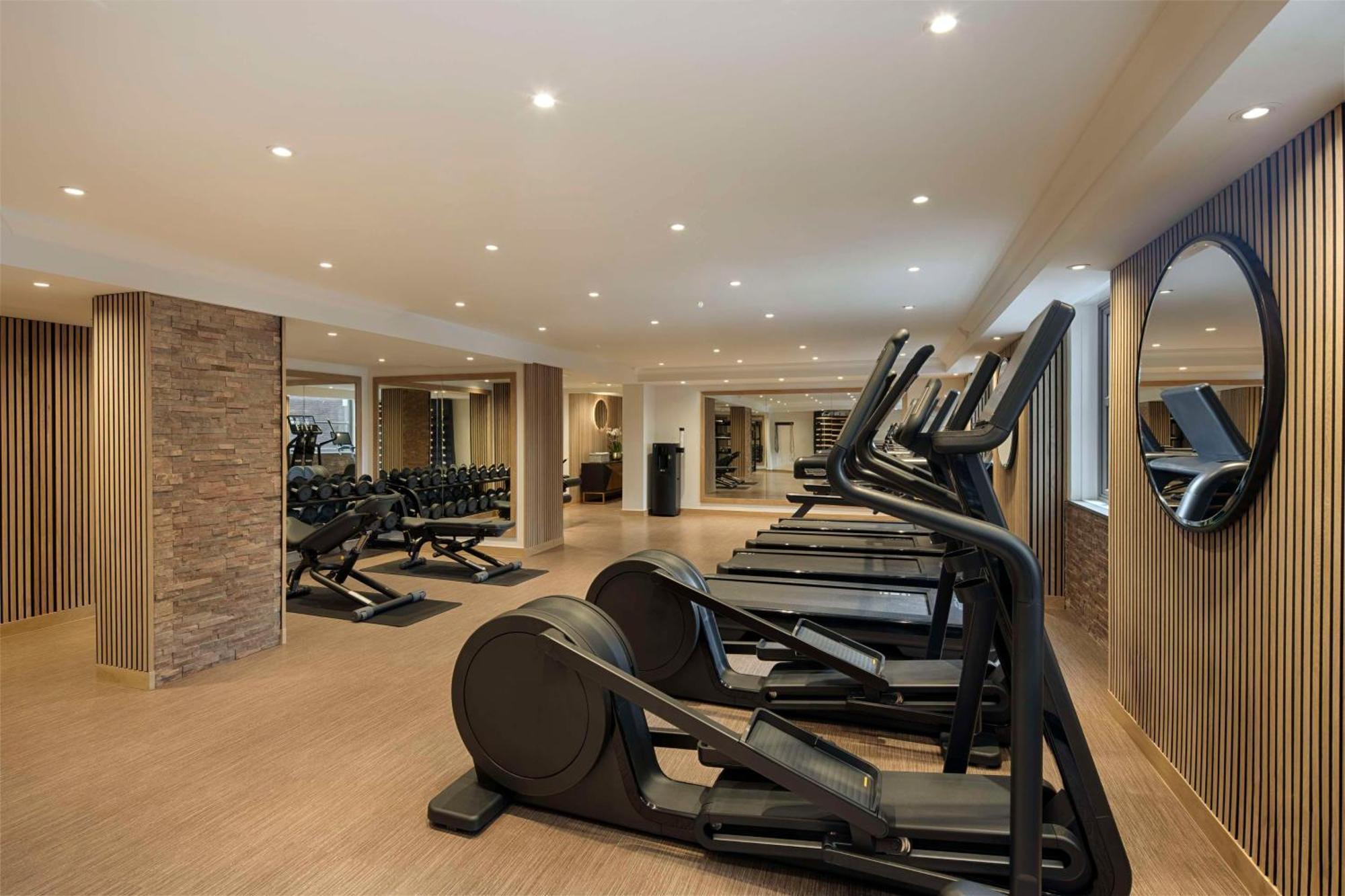 Hyatt Regency London - The Churchill Exterior photo The gym at the hotel