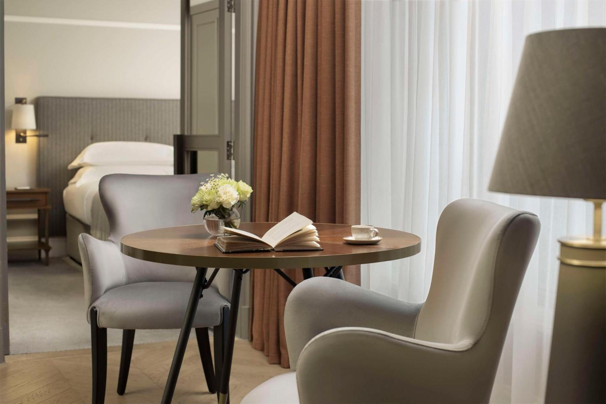 Hyatt Regency London - The Churchill Exterior photo A room at the hotel