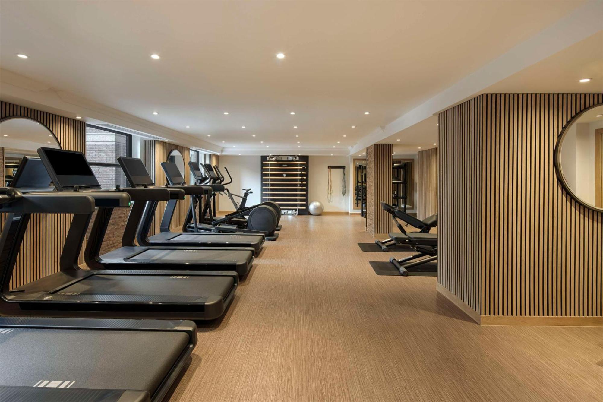 Hyatt Regency London - The Churchill Exterior photo The gym at the hotel