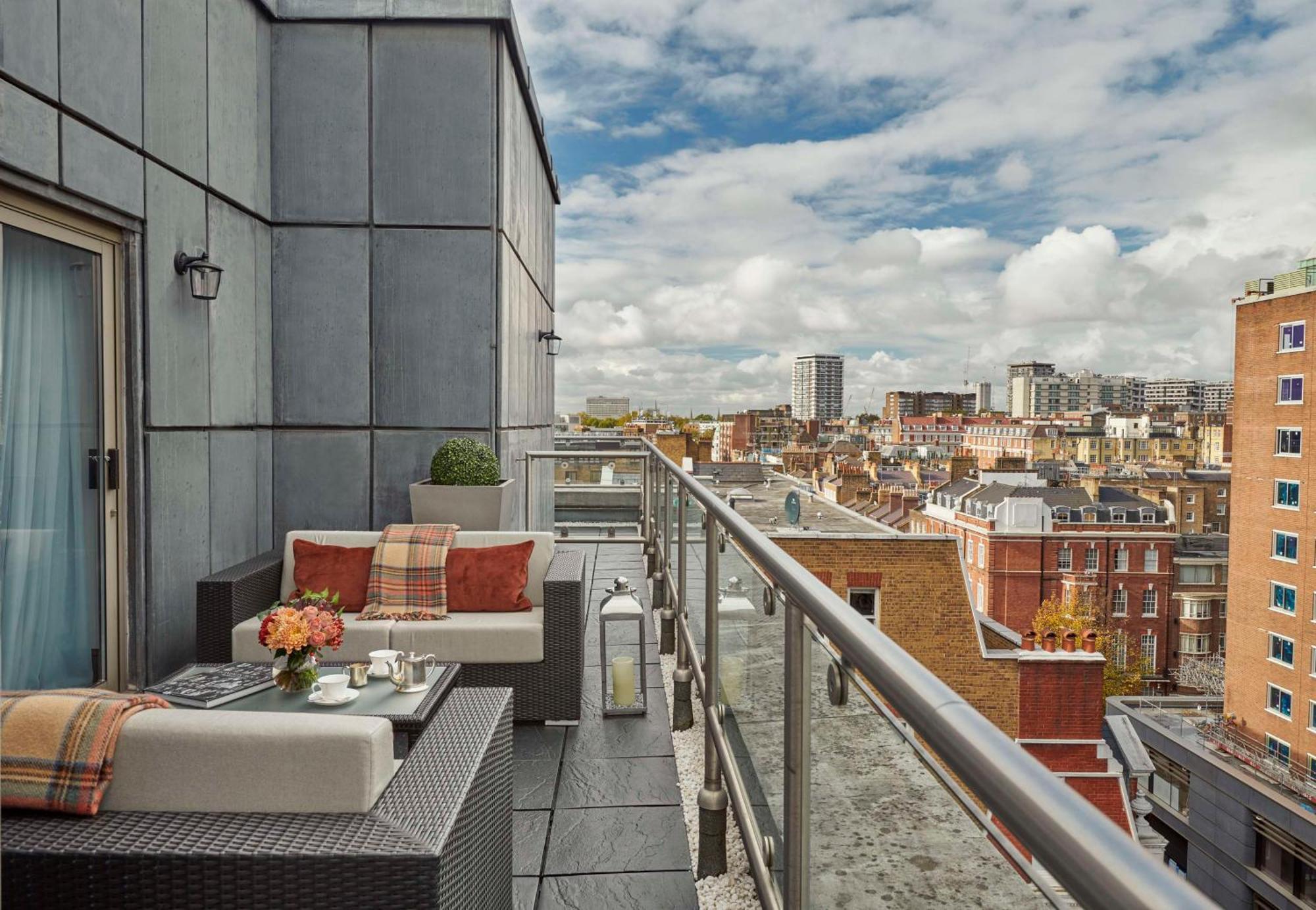 Hyatt Regency London - The Churchill Exterior photo The view from the balcony of a penthouse suite at The Ivy Collection