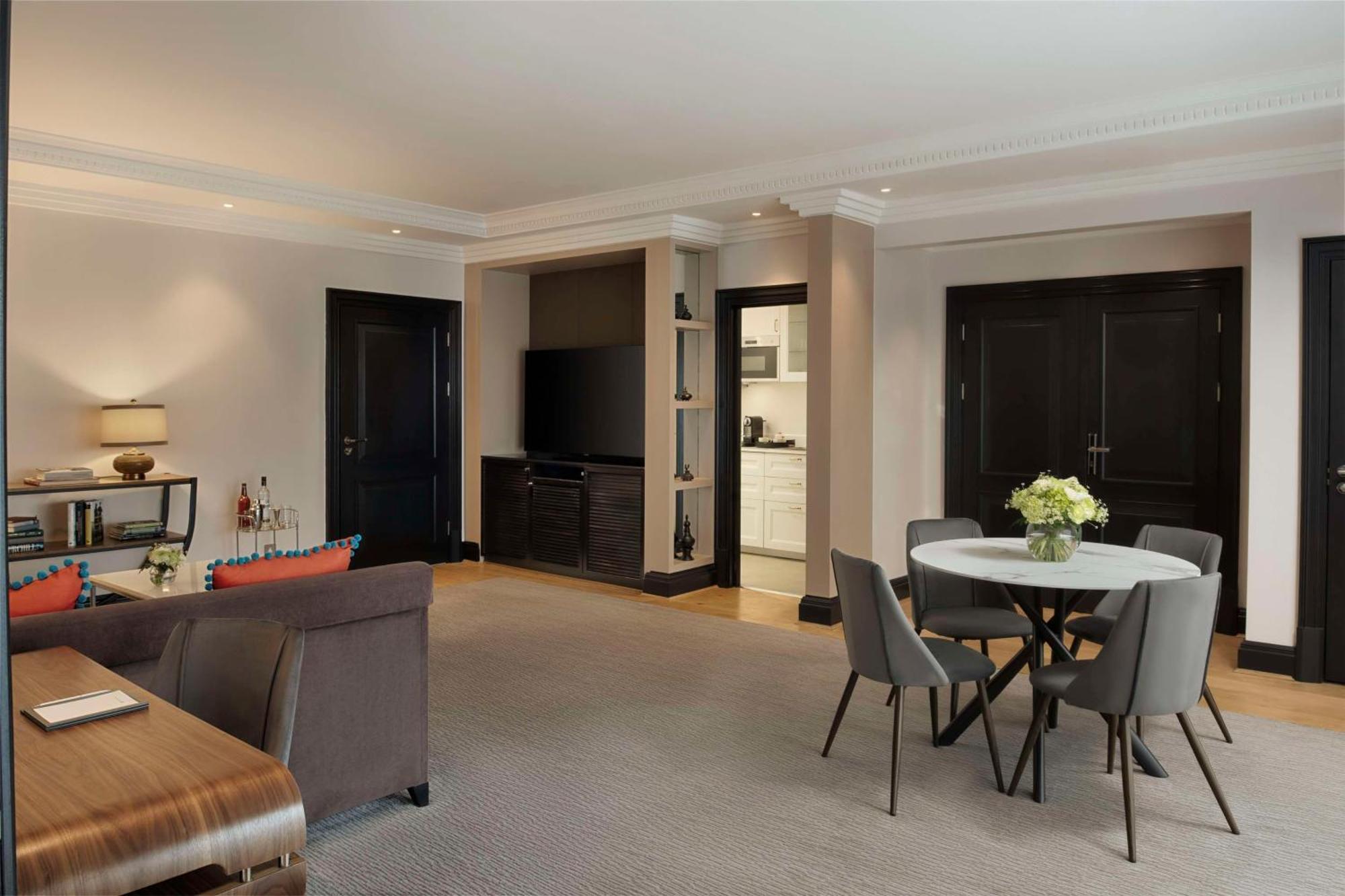 Hyatt Regency London - The Churchill Exterior photo A suite at the hotel