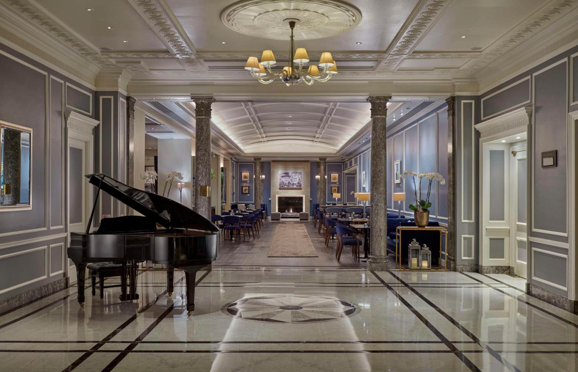 Hyatt Regency London - The Churchill Exterior photo The hotel's lobby
